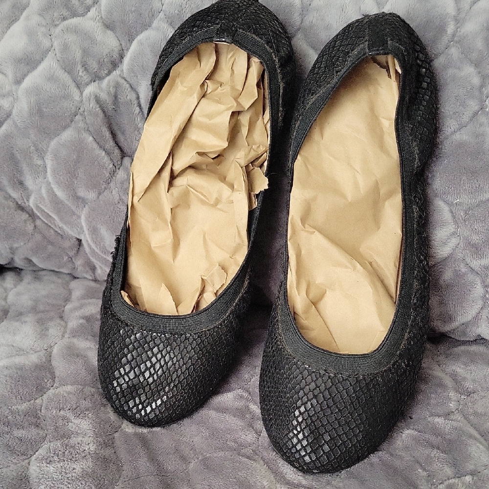 Comfortable BCBGeneration Black Women's Flats